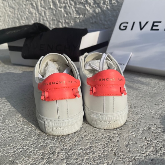 Givenchy Women Urban street leather sneakers size 38 - Picture 4 of 11